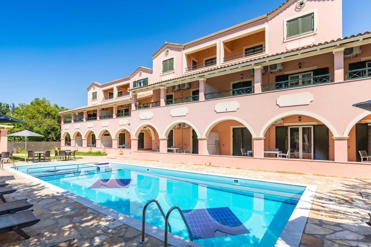 Bella De Lux Apts 4*